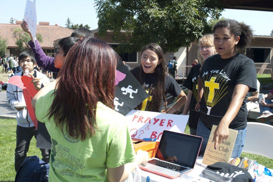 An overwhelming amount of students came out  on club day, in search of new opportunities and extracurricular activities.
