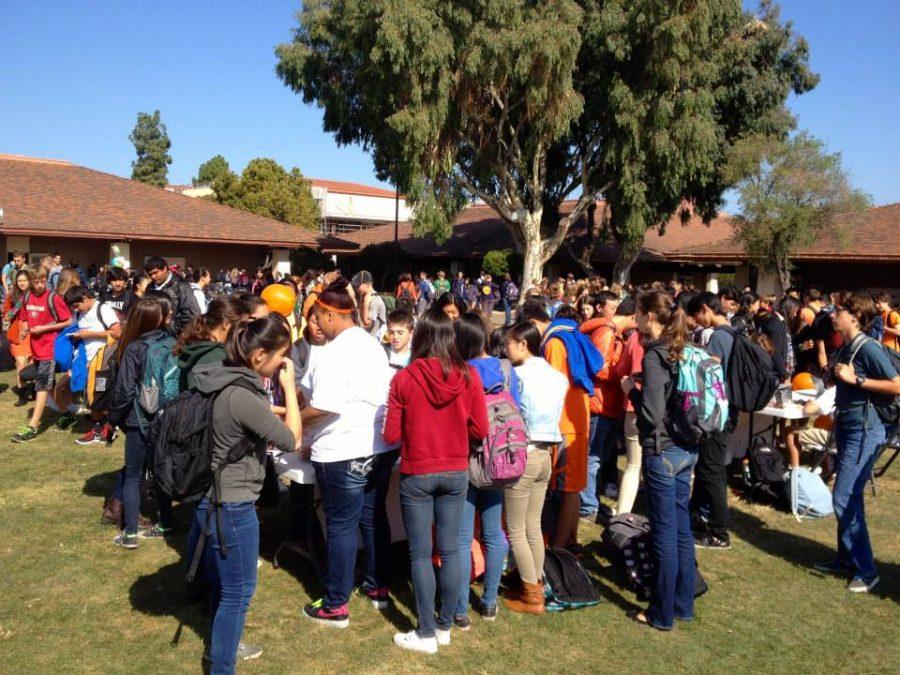 Students gather on the Quad to participate in lunchtime activities for Unity Day; hosted by Paly’s Associated Student Body.