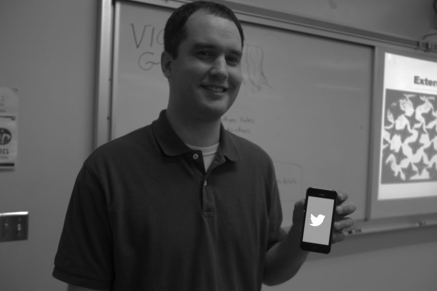 Science++teacher+Erik+Olah+uses+Twitter+to+interact+with+his+students.