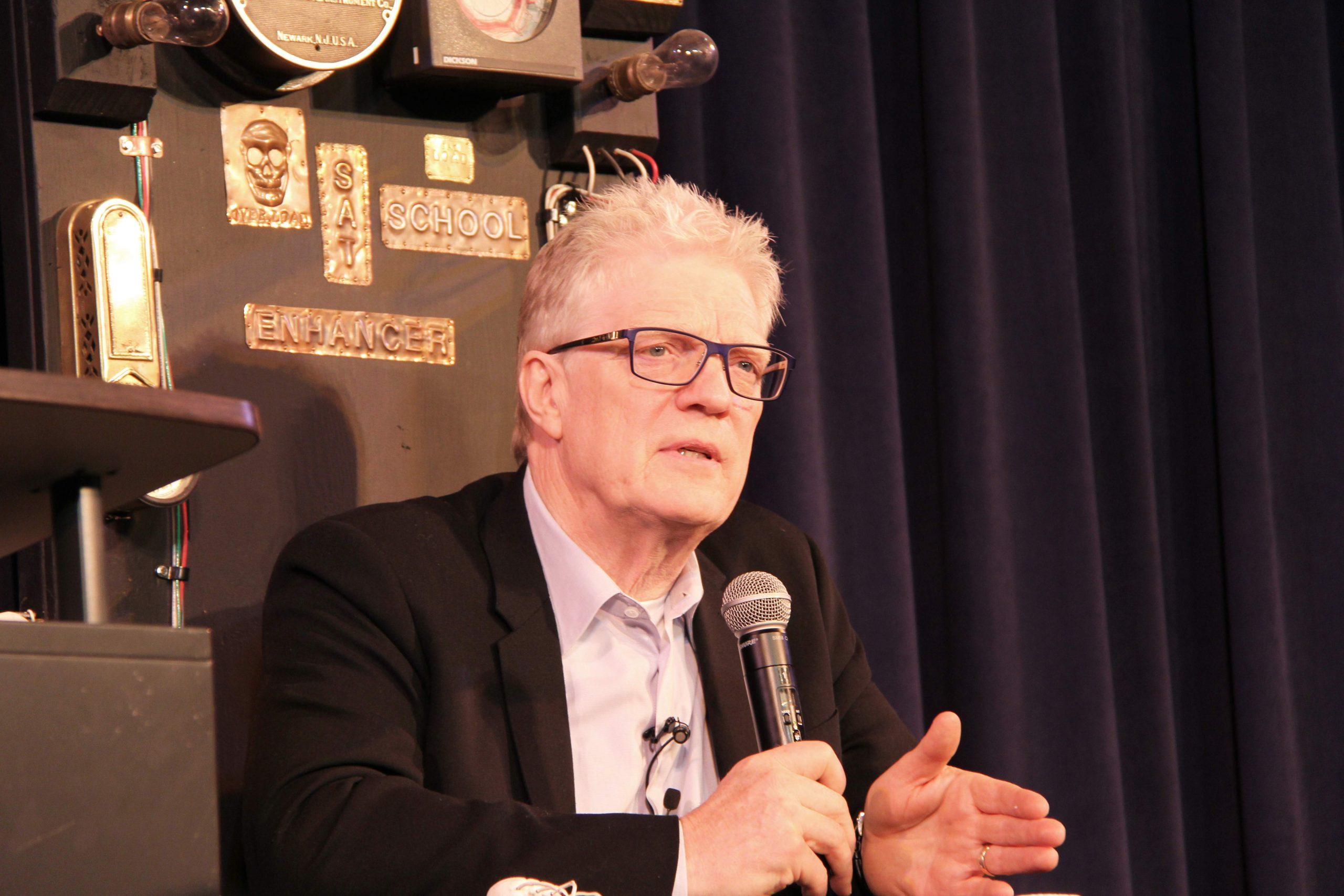 Sir Ken Robinson argues for changing the current schooling system by systemically improving the educational enviornment. 