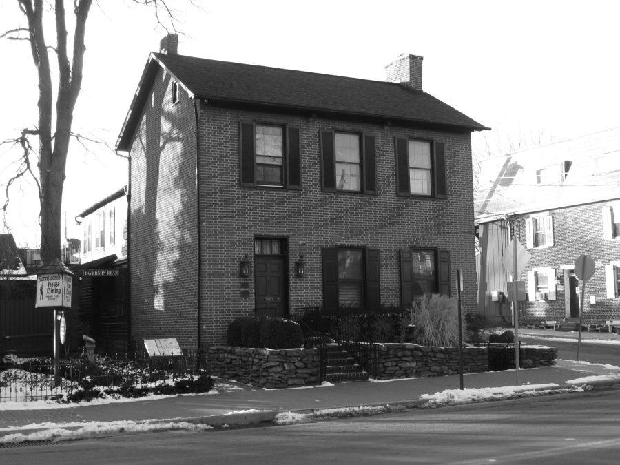 The+Farnsworth+house+in+Gettysburg%2C+Penn.+is+said+to+be+haunted.+Subega+stayed+overnight+there+on+one+of+her++ghost+hunting+trips.