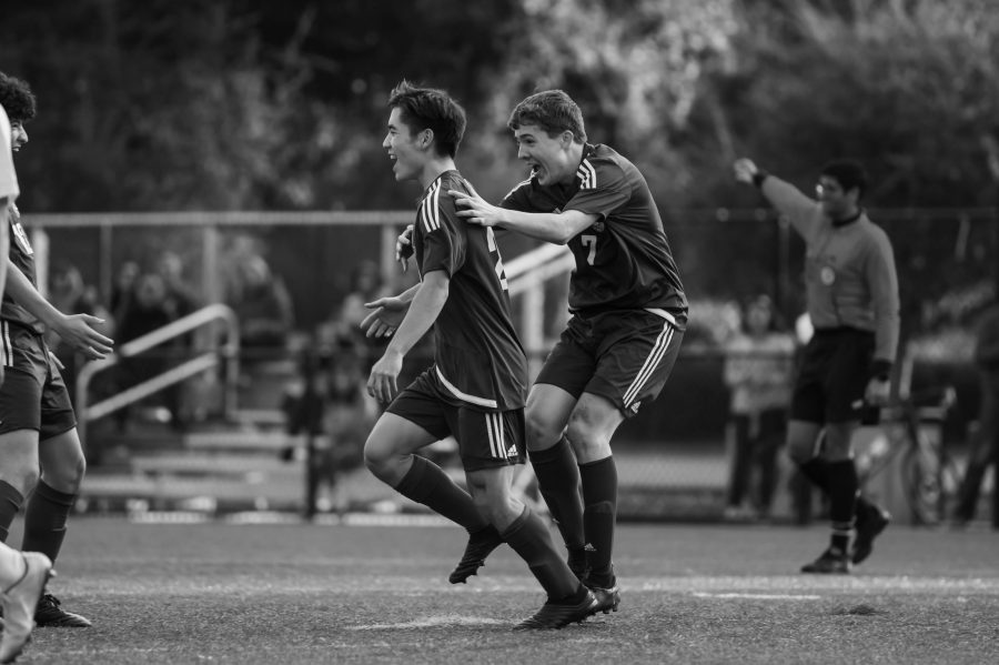 Boys soccer struggles to clinch wins as season progresses