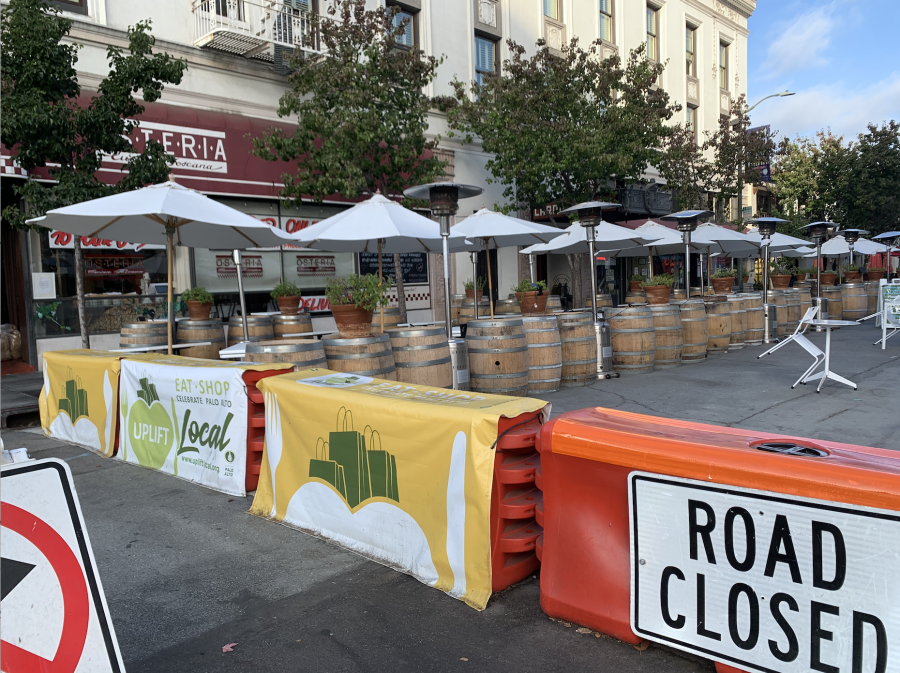Osterias street dining on Ramona St. will remain,  but restaurants on University Avenue will have to take down theirs by Oct. 15. Photo by Gianna Brogley